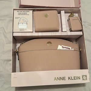 Anne Klein Gift Set